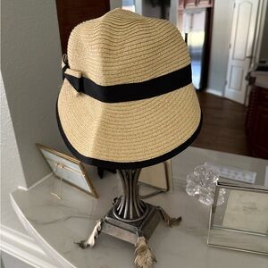 🌺August Hat Company Beige Hat🌺